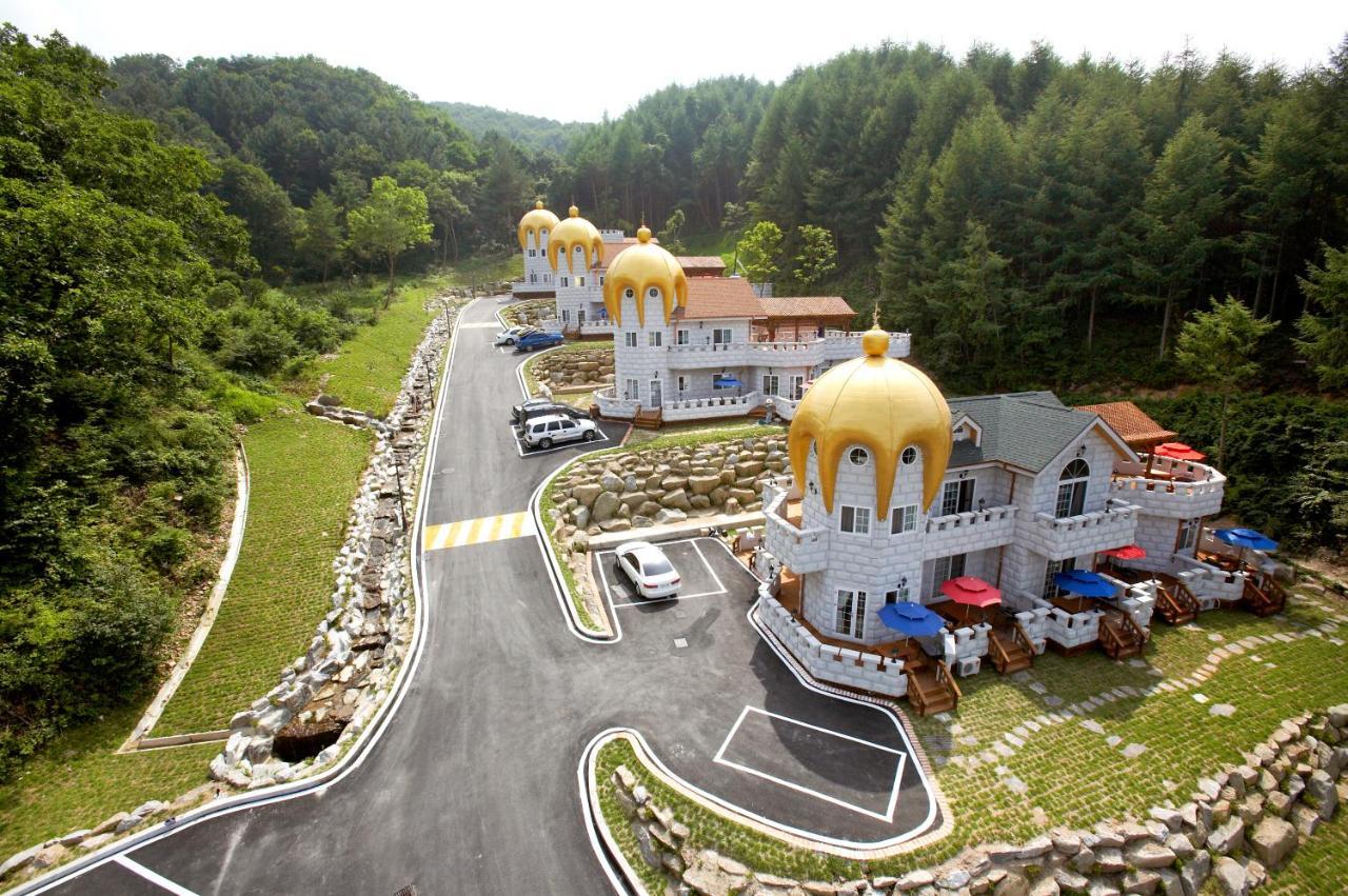 Elf Resort Hotel Pyeongchang Bagian luar foto