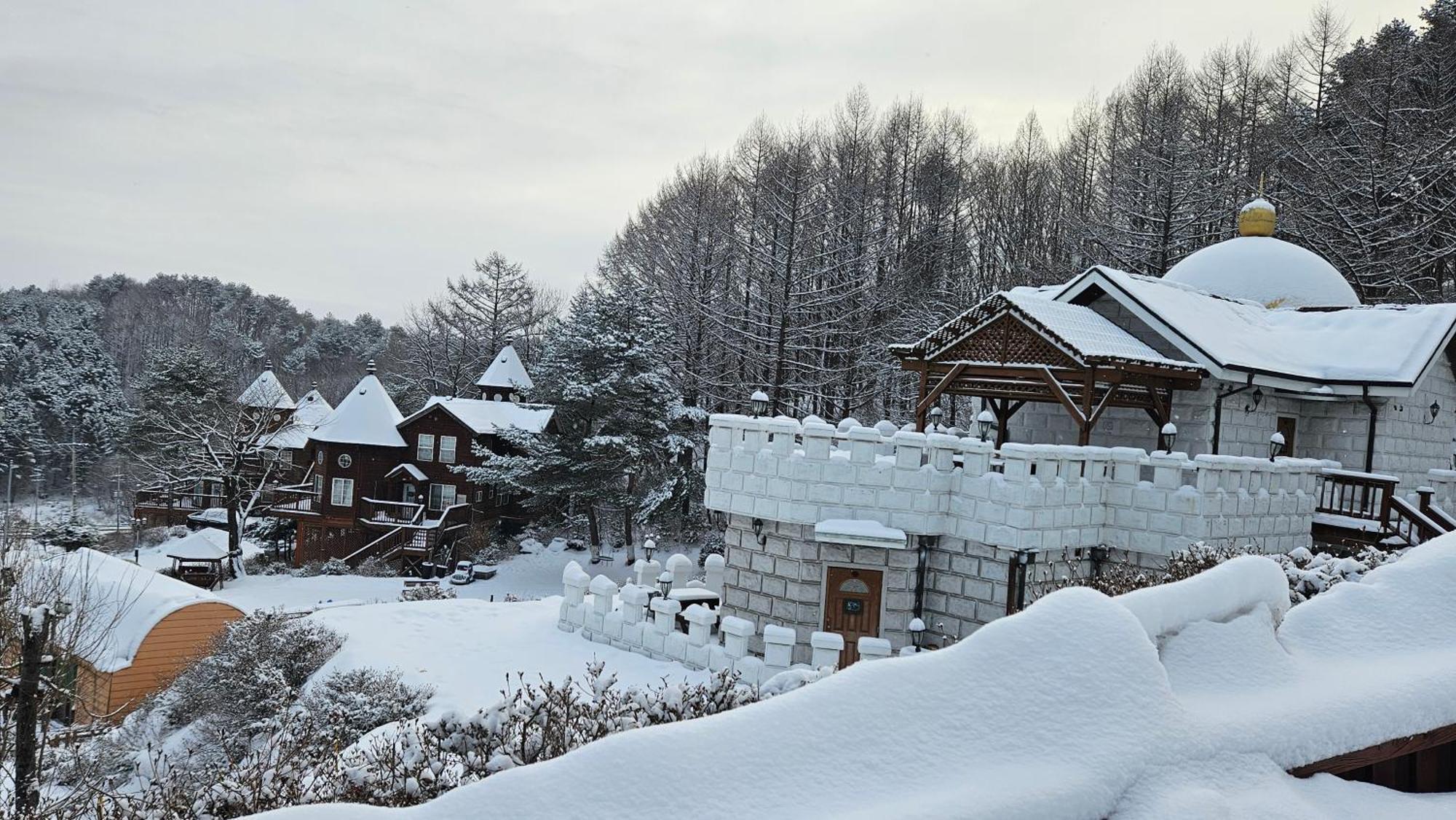 Elf Resort Hotel Pyeongchang Bagian luar foto