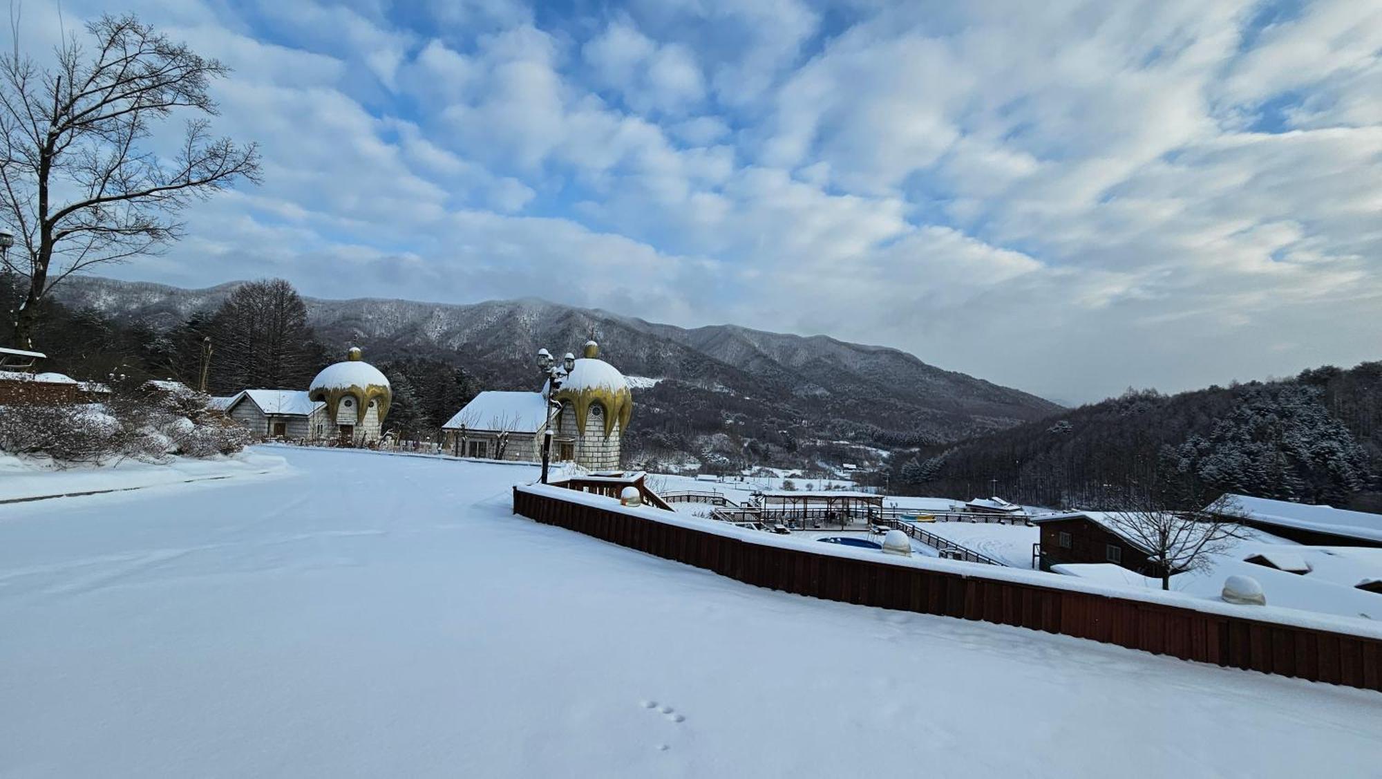 Elf Resort Hotel Pyeongchang Bagian luar foto